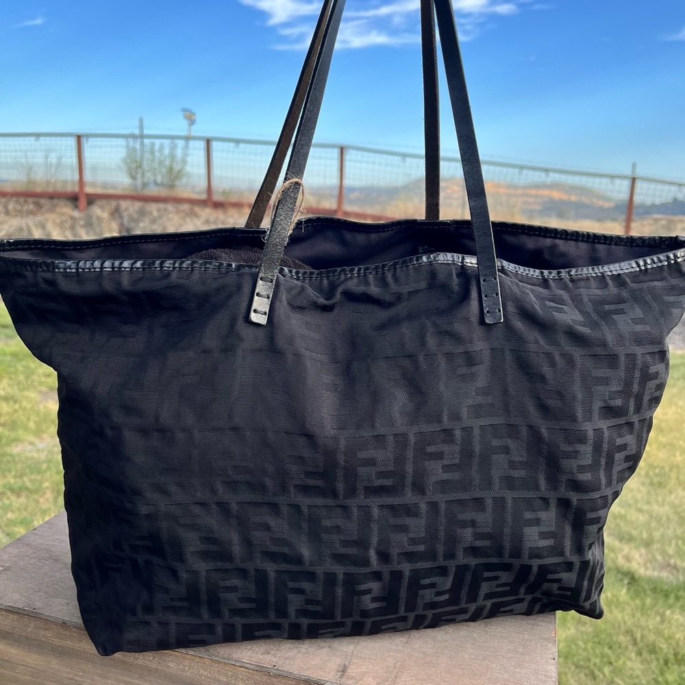 Auth Fendi Black FF Monogram Tote Bag